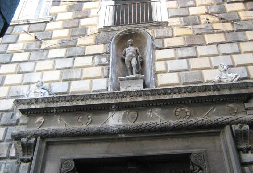 اتاق استاندارد سه نفره, Palazzo Diomede Carafa #3