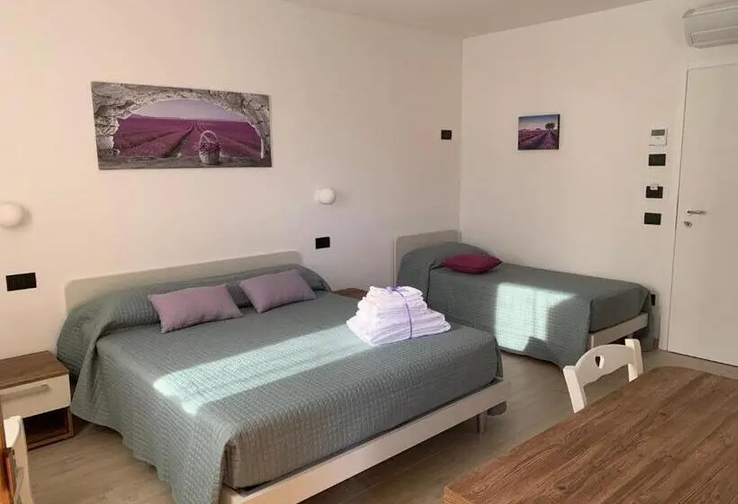 اتاق استاندارد سه نفره, Casa Fiorita