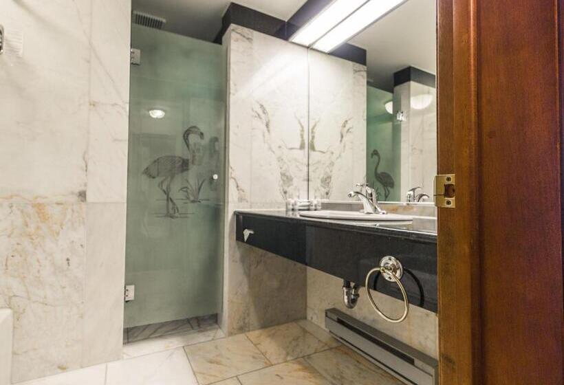 キングサイドベッドのスタンダードワンルーム, Hôtel Et Centre De Villégiature Lac Carling