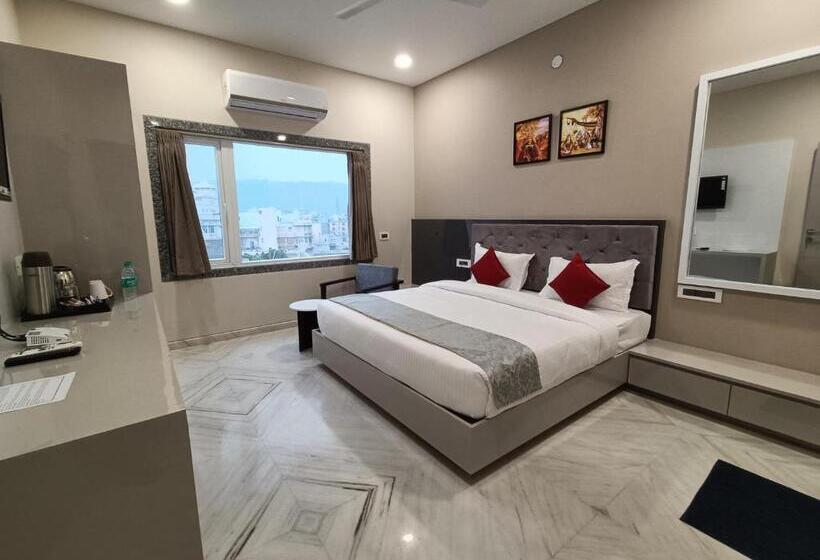 חדר סופריור, Shri Anand Dham, Nathdwara   125 Meters Away From The Temple