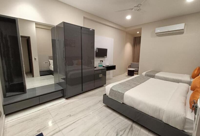 חדר משפחתי דלוקס, Shri Anand Dham, Nathdwara   125 Meters Away From The Temple