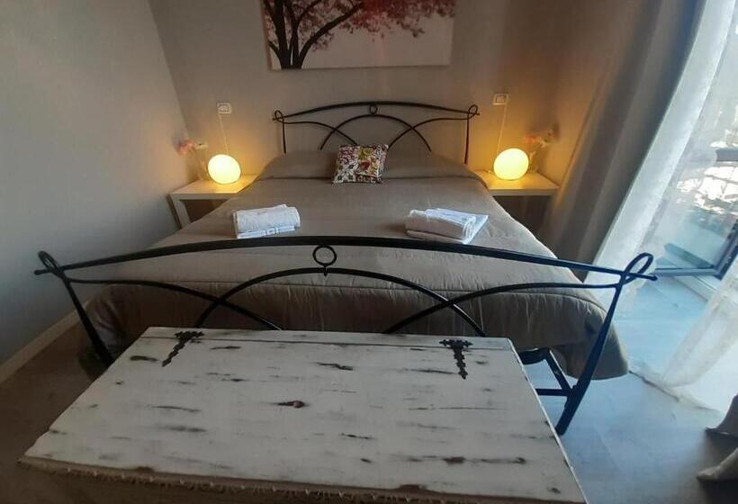 اتاق سوپریور با تخت بزرگ, Borgo San Giovanni Rooms Catania