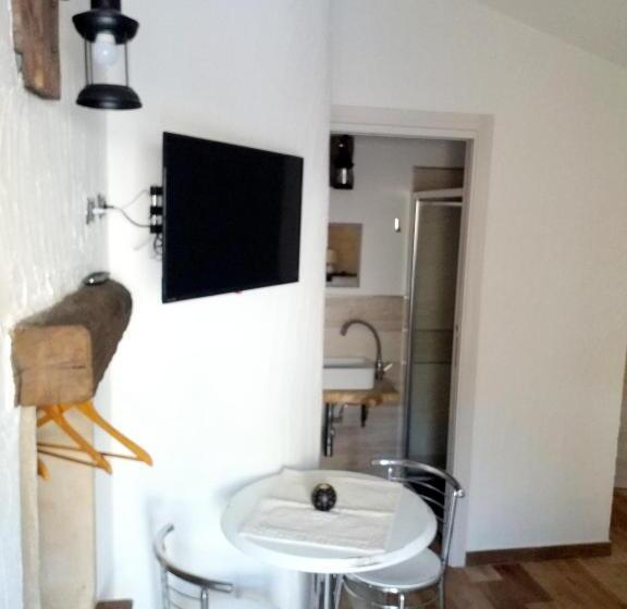 חדר סטנדרט נוף לגינה, Un Tuffo Nel Passato B&b Santu Giuvanni