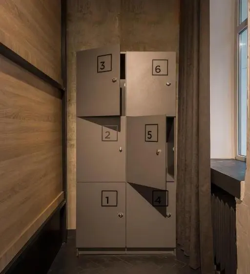 تختخواب در اتاق مشترک, Globe Runner Hostel