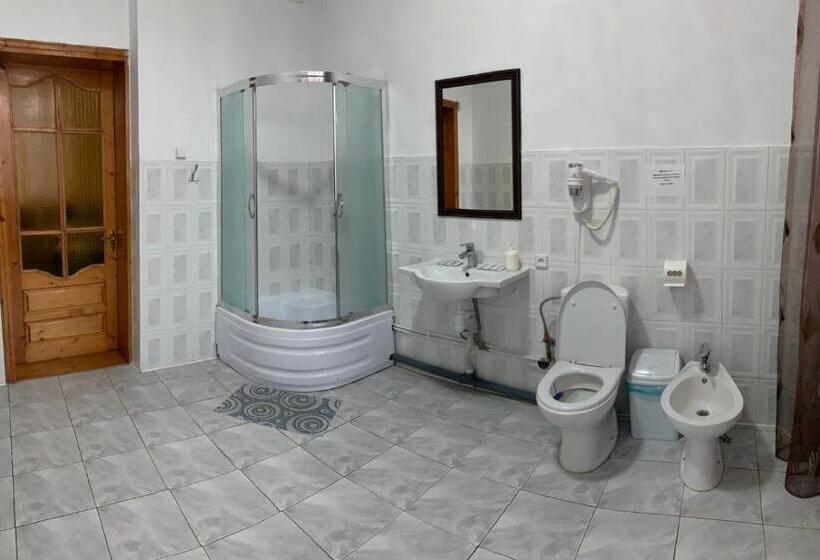 חדר סטנדרט לשלושה עם מרפסת, Mini Hotel Sakvoyage