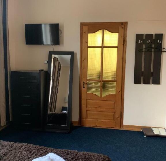 اتاق استاندارد سه تخته با بالکن, Mini Hotel Sakvoyage