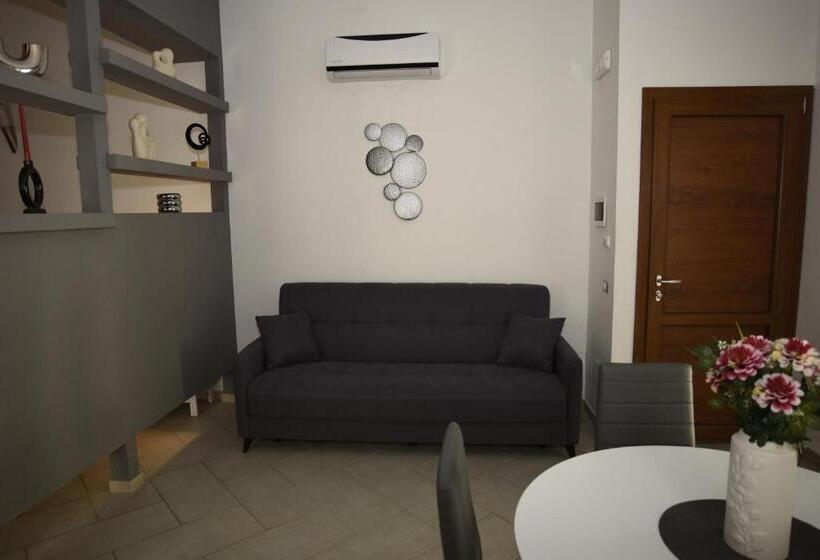 Номер Deluxe, Raggio Di Luna