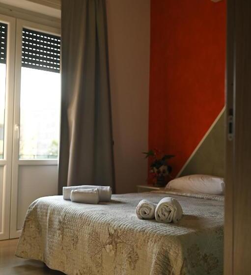 标准间, La Gloria Rho