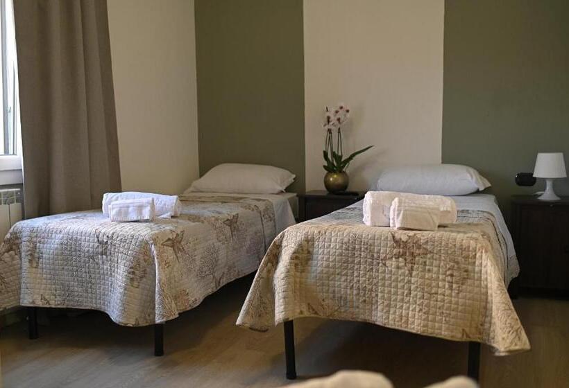 经济四人房间, La Gloria Rho