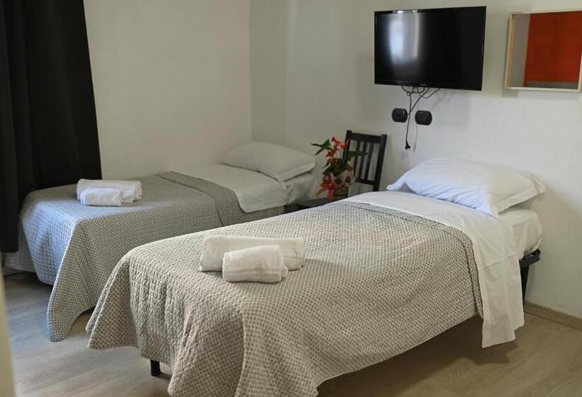 Четырехместный Номер Economy, La Gloria Rho