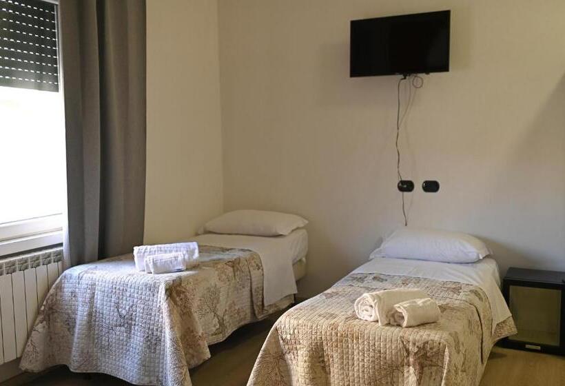 经济四人房间, La Gloria Rho