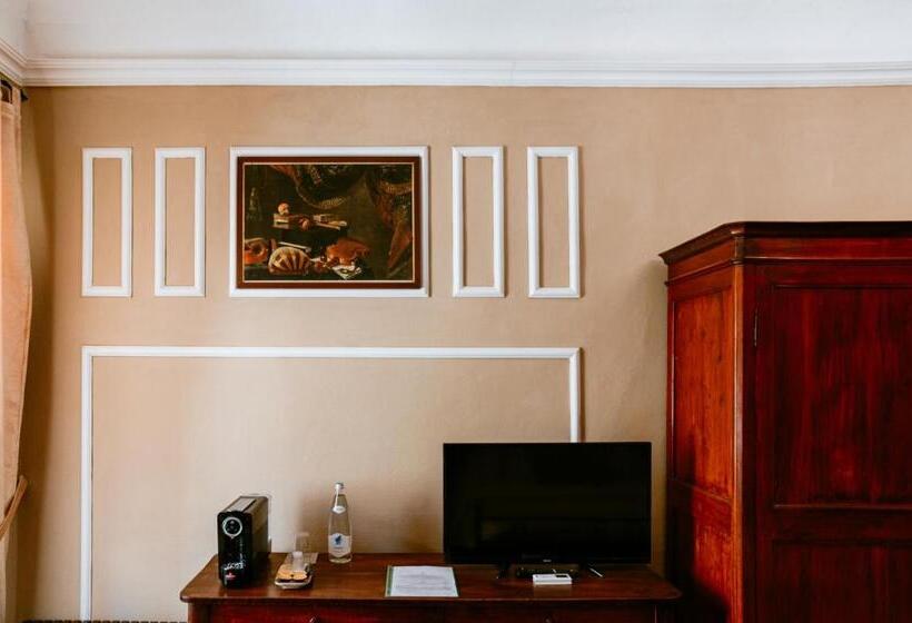 سوییت جونیور, La Foresteria Di Palazzo Picedi Benettini