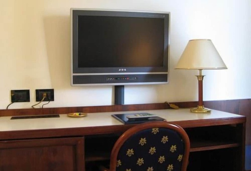 חדר סטנדרט יחיד, Arcotel