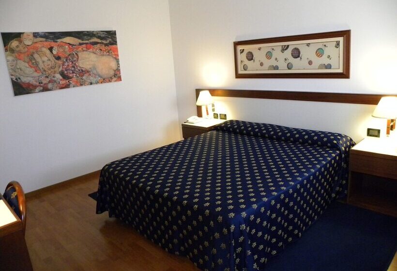 חדר סטנדרט, Arcotel