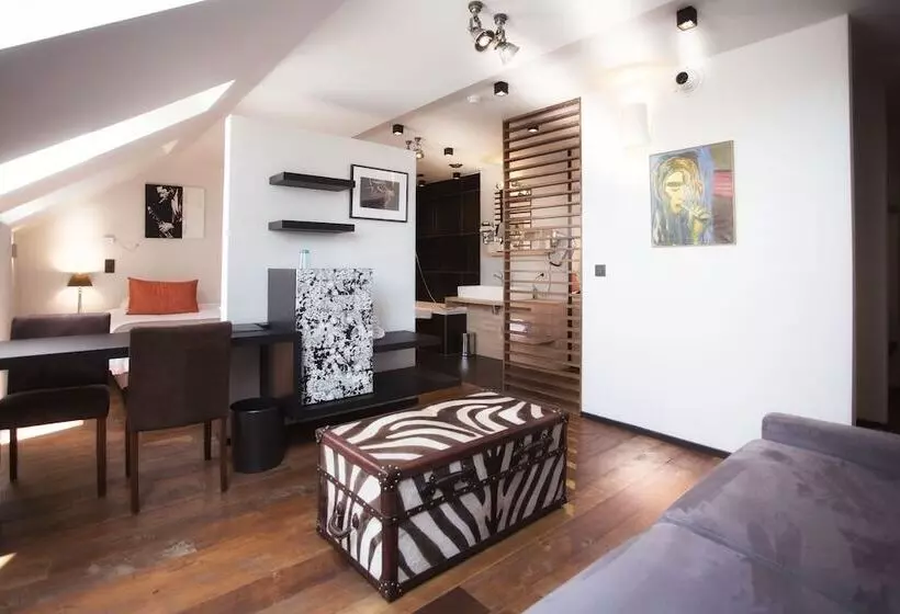سوییت جونیور, Boutique Hotel Saint Géry