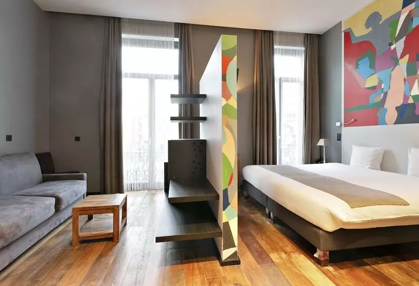 سوییت جونیور, Boutique Hotel Saint Géry