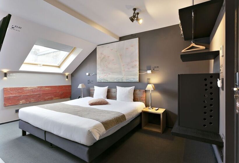 سوییت جونیور, Boutique Hotel Saint Géry