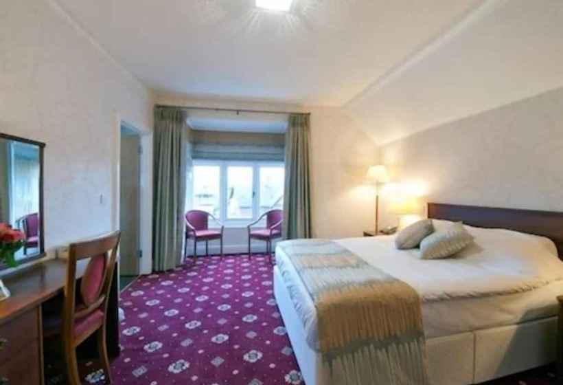 חדר דלוקס, Brambletye