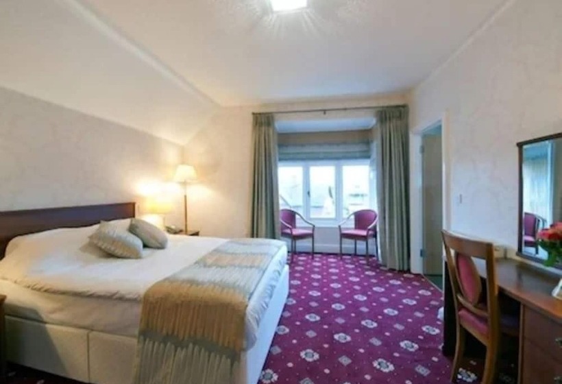 חדר משפחתי, Brambletye