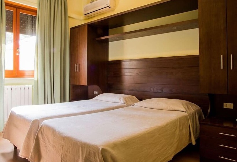 غرفة قياسية, Del Camerlengo