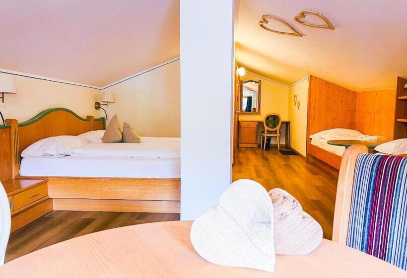 اتاق استاندارد چهار تخته, Galli