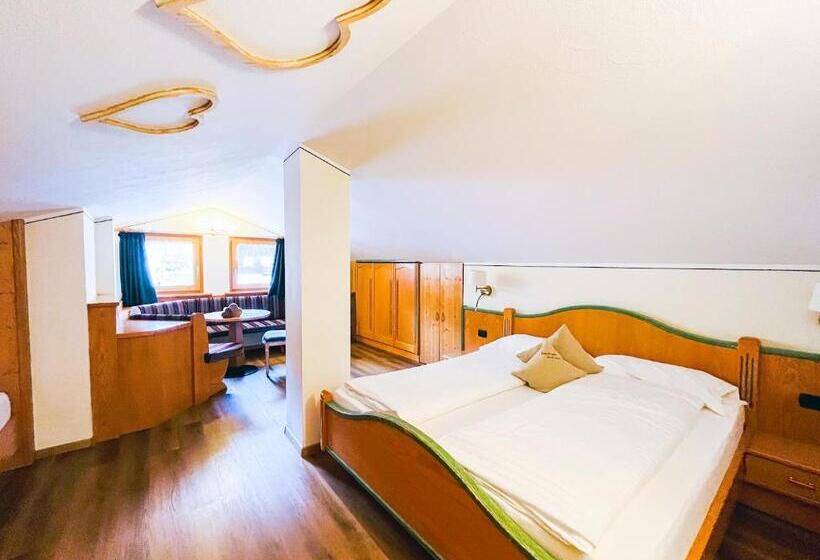 اتاق استاندارد چهار تخته, Galli