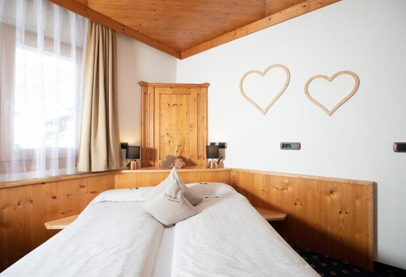 اتاق استاندارد با بالکن, Galli