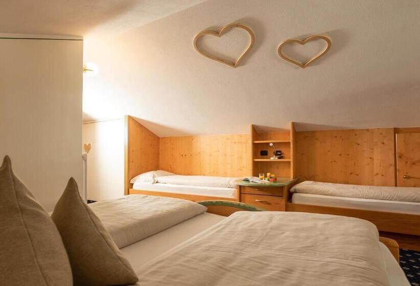 اتاق استاندارد چهار تخته, Galli