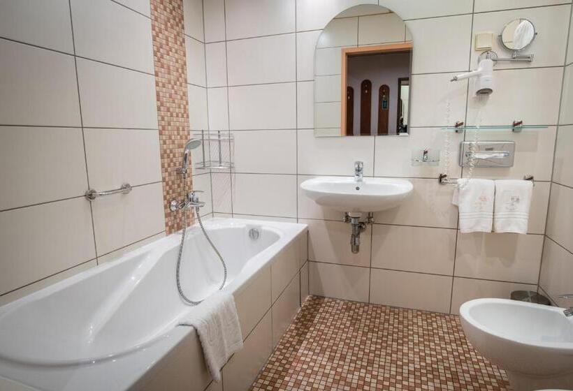 标准间, Skyhotelgwarna