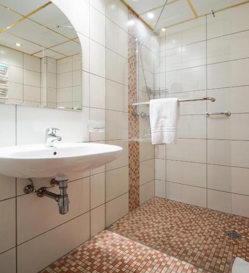 标准间, Skyhotelgwarna