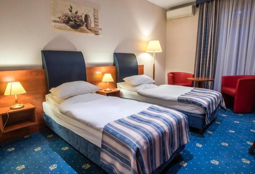 Номер Стандарт, Skyhotelgwarna