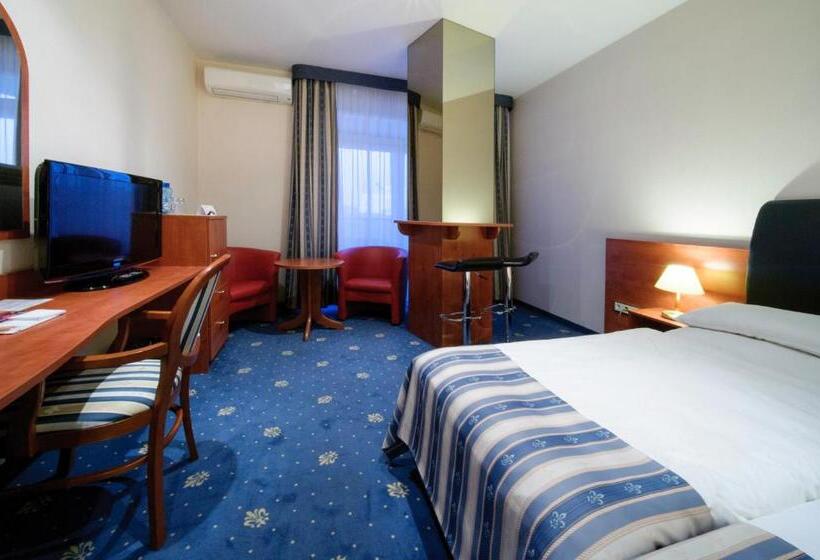 Полулюкс, Skyhotelgwarna
