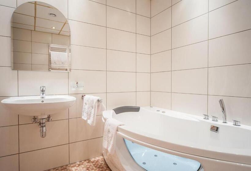 小型套房, Skyhotelgwarna