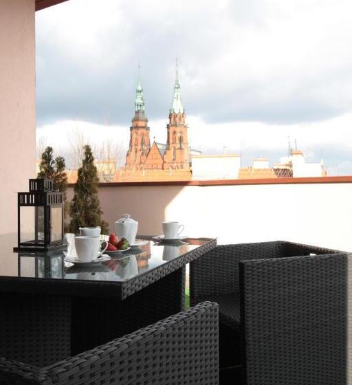 小型套房, Skyhotelgwarna