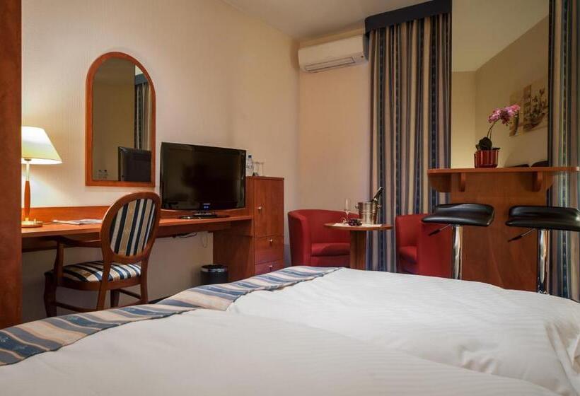 小型套房, Skyhotelgwarna