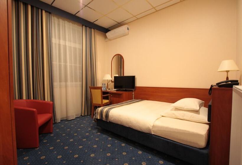 Номер Стандарт, Skyhotelgwarna