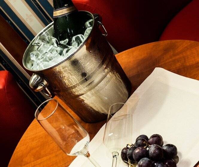 标准单人间, Skyhotelgwarna