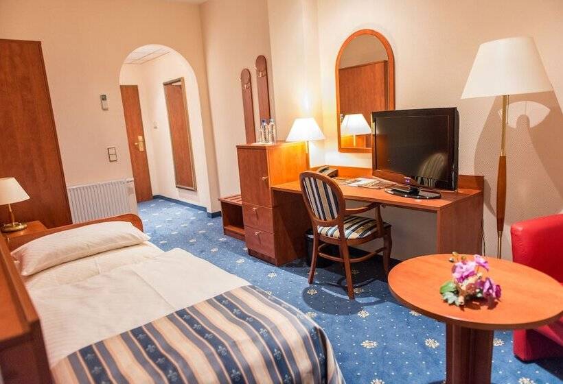 标准单人间, Skyhotelgwarna