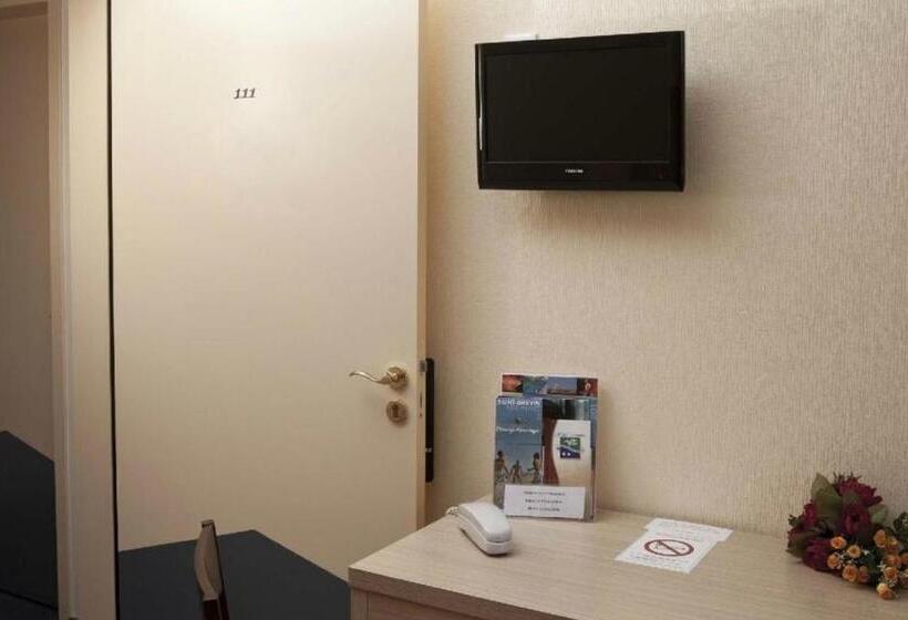 חדר סטנדרט לשלושה, Hôtel Estuaire