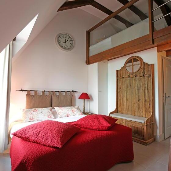 اتاق استاندارد سه نفره, Hôtel Restaurant Chambre Insolite Spa   Le Xii De Luynes