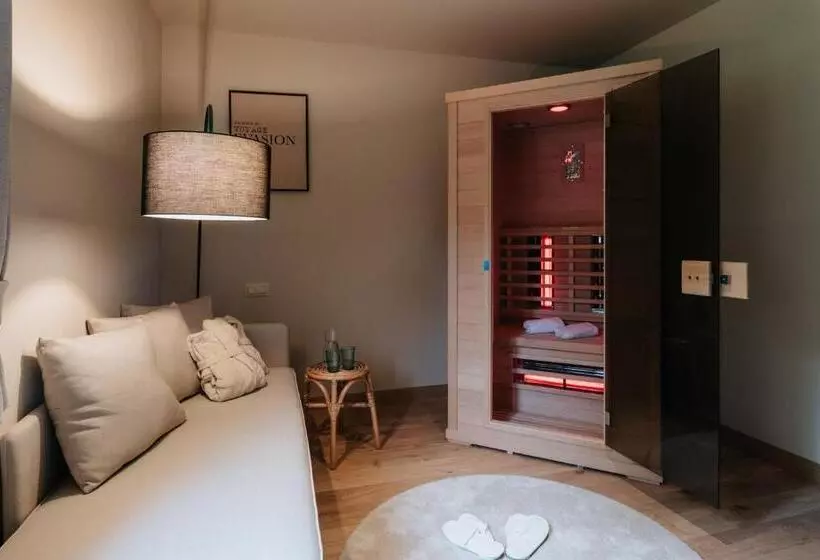اتاق لوکس با بالکن, La Merveilleuse By Infiniti Hôtel