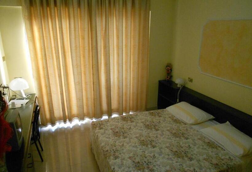 غرفة قياسية رباعية, Le Dune