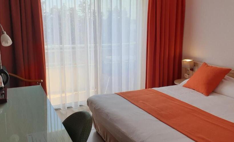 Номер Superior, Logis Hôtel & Restaurant Le Fleurance