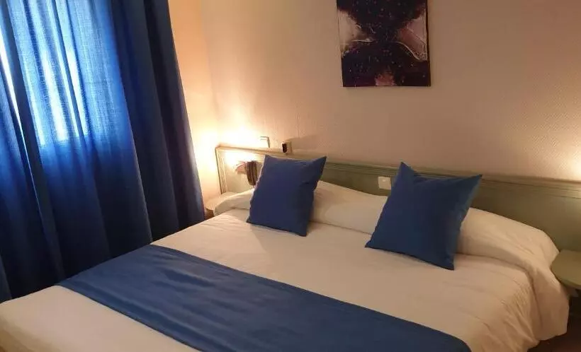 コンフォートルーム, Logis Hôtel & Restaurant Le Fleurance