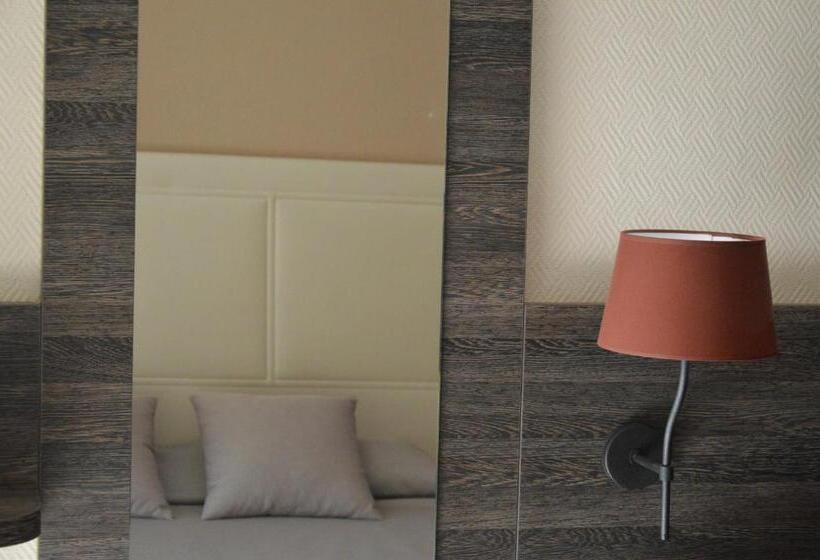 Номер Deluxe, Logis Hôtel & Restaurant Le Fleurance