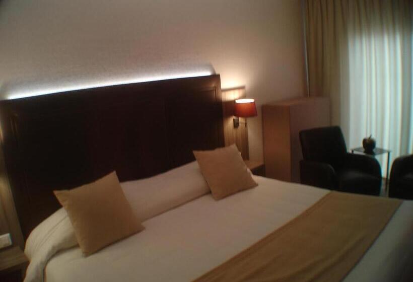 디럭스 룸, Logis Hôtel & Restaurant Le Fleurance