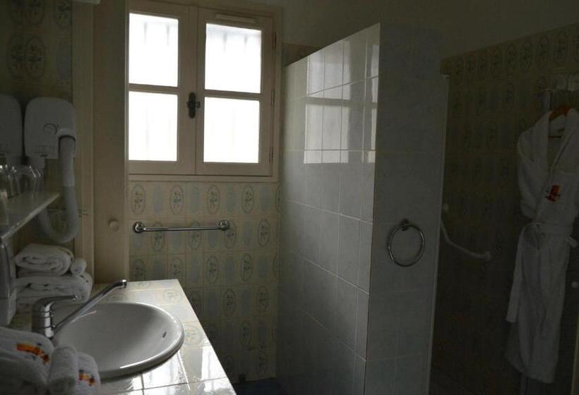 패밀리 룸, Logis Hôtel & Restaurant Le Fleurance