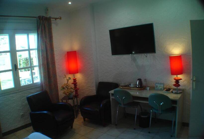 패밀리 룸, Logis Hôtel & Restaurant Le Fleurance