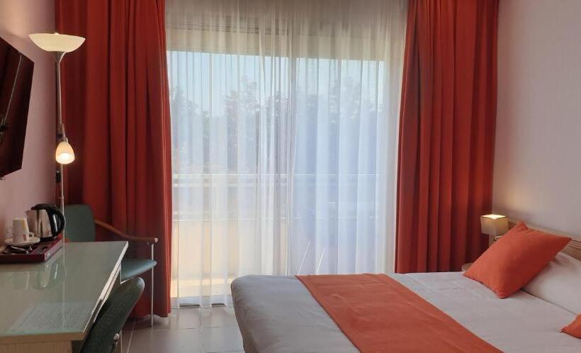Номер Superior, Logis Hôtel & Restaurant Le Fleurance