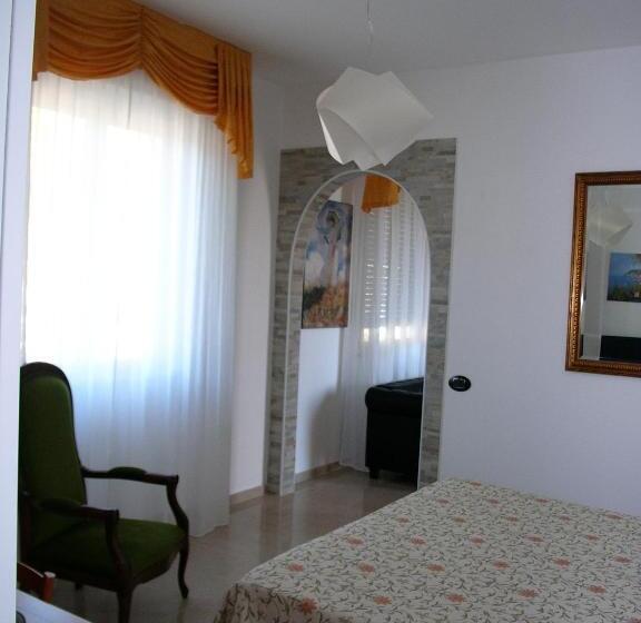 غرفة قياسية مطلّة علي البحر, Lido